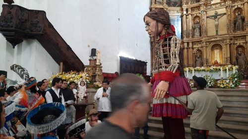 “La Pequeña Amal”, Símbolo de los Desplazados, Recorre Xochimilco