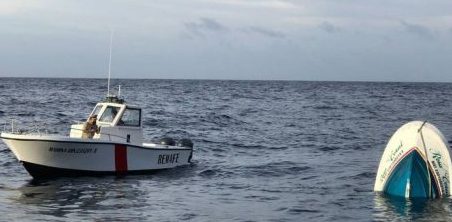 Mueren 4 Personas, entre ellas un Menor, al Hundirse Embarcación en Isla Mujeres