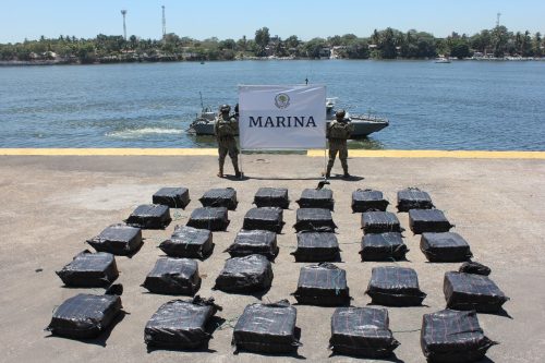 Marina Decomisa Dos Toneladas de Cocaína Frente a Costas de Michoacán