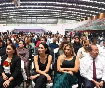 Después de un Receso en Medio de Fuertes Protestas a Favor y en Contra de la Reforma Judicial, Inicia Sesión Cámara de Diputados en Recinto Alterno