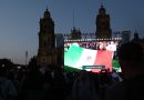 Clara Brugada acompañada de miles ve partido México vs Portugal, en el Zócalo Mundialista