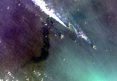 Intensifican limpieza de costas y playas por derrame de hidrocarburo en Golfo de México