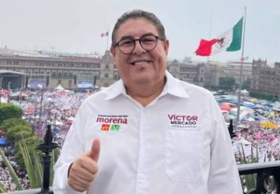 Senador Víctor Mercado se deslinda de alcaldes acusados de extorsión en Morelos, con los que se retrató