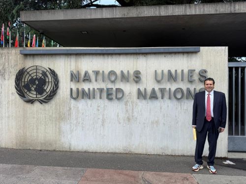 Mario Zamora plantea en ONU y OMS transformar amapola en medicina y quitarle el negocio al crimen organizado