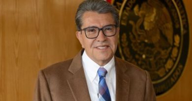 Propone Ricardo Monreal a Morena que no se separen del cargo legisladores que quieren reelegirse